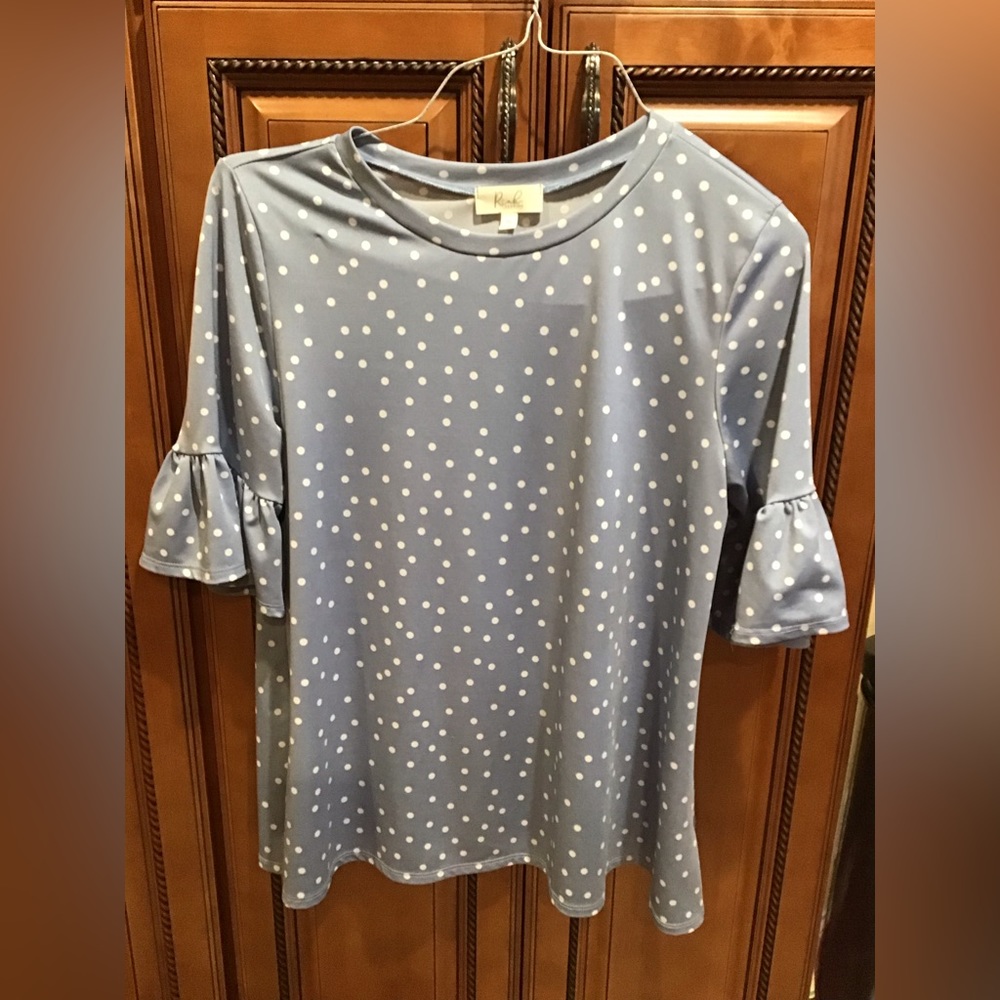 Riah Fashion periwinkle, polkadot woman medium top EUC soft Bell sleeve Boutique